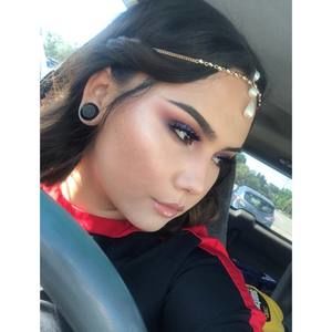 Meet your Posher, Sharon